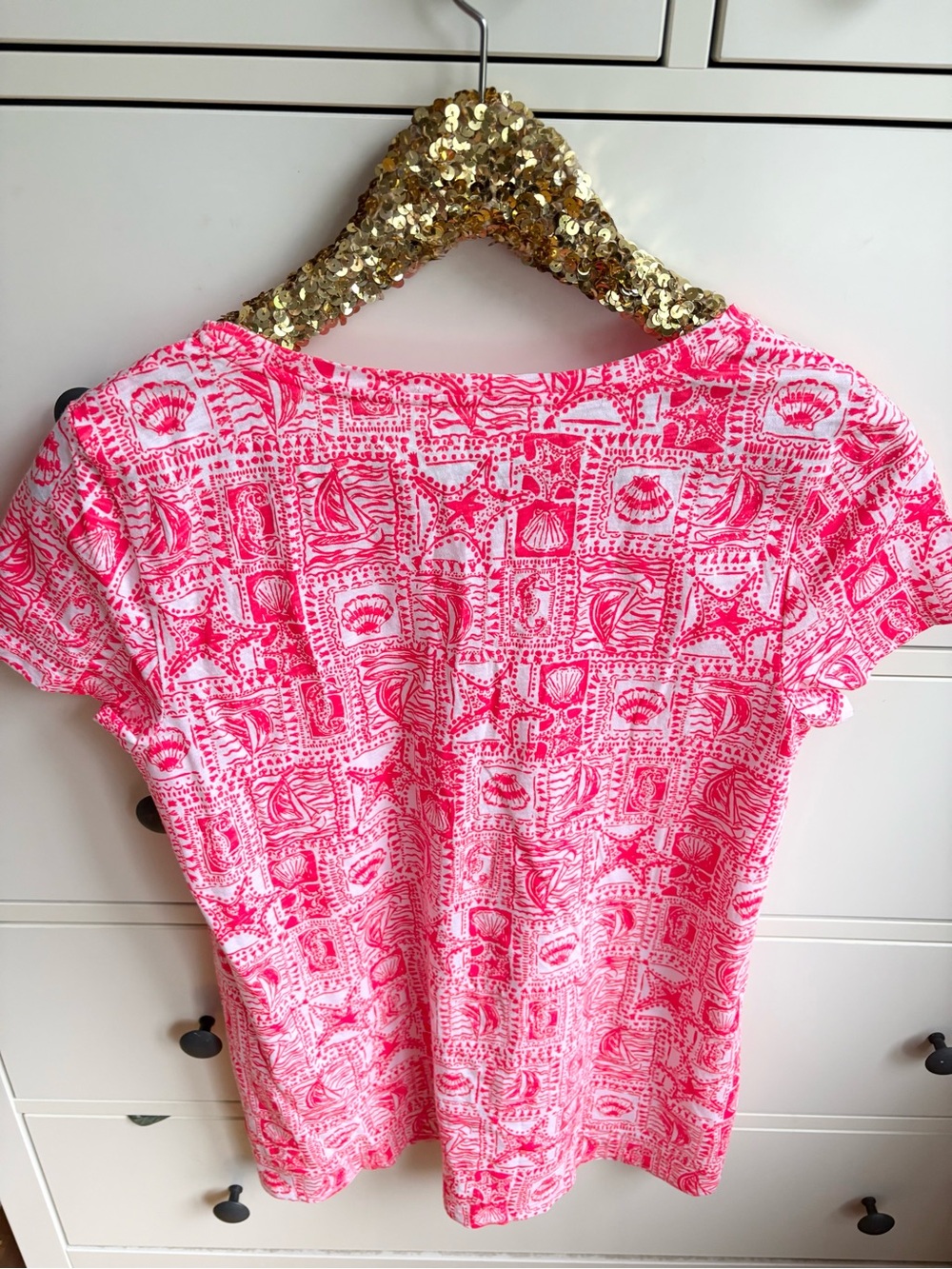 NWT Lilly Pulitzer Etta Scoop Neck Tee Mizner Red Seaside Harbour - Picture 3 of 9